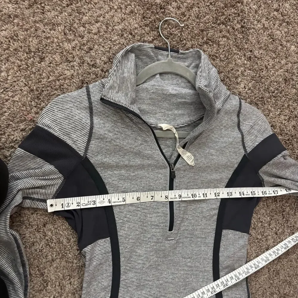 Lululemon Run Turbo 1/2 Zip Jacket 4 Static White Black Striped Thumbholes